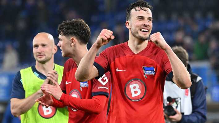 Haris Tabakovic bejubelt den Hertha-Sieg gegen Paderborn