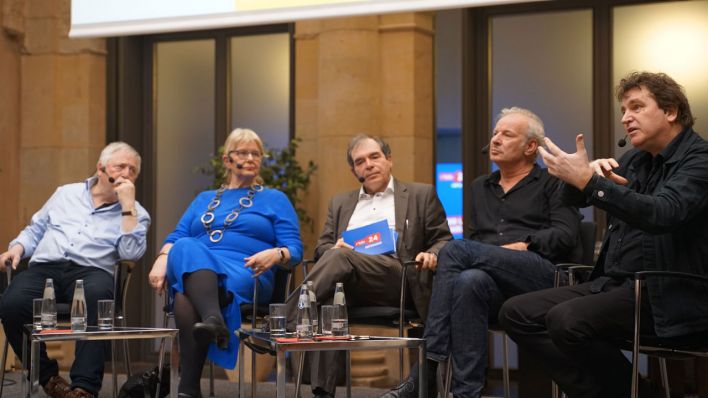 v.l.n.r.: Podium mit Wolf Biermann, Marianne Birthler, Harald Asel, Leander Haußmann, Ilko-Sascha Kowalczuk (Bild: Werner Menke-Schersch/BAB)